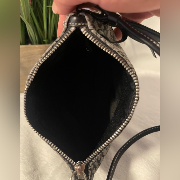 Coach Black and Gray Patterned Shoulder Bag - Picture 5 of 5